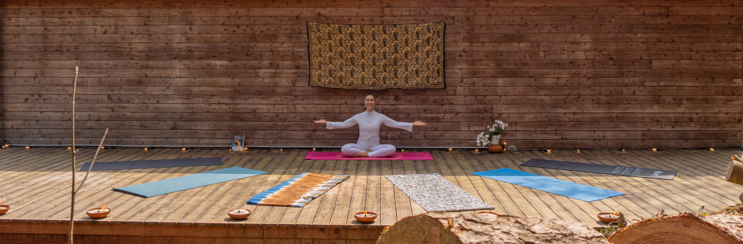 Cours de yoga en plein air dans le Brabant Wallon à Bousval